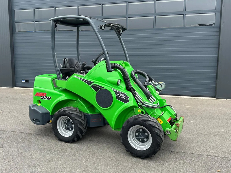 Avant 528 mini-shovel - اللودر المجنزر صغير: صور 1 Avant 528 mini-shovel - اللودر المجنزر صغير: صور 1