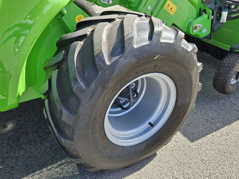 اللودر المجنزر صغير Avant 735i Rental mini-shovel: صور 15