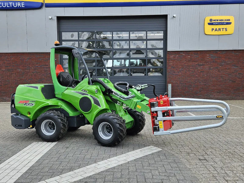 Avant Mini-shovel 735i Rental met Kemp balenklem - اللودر المجنزر صغير: صور 2 Avant Mini-shovel 735i Rental met Kemp balenklem - اللودر المجنزر صغير: صور 2