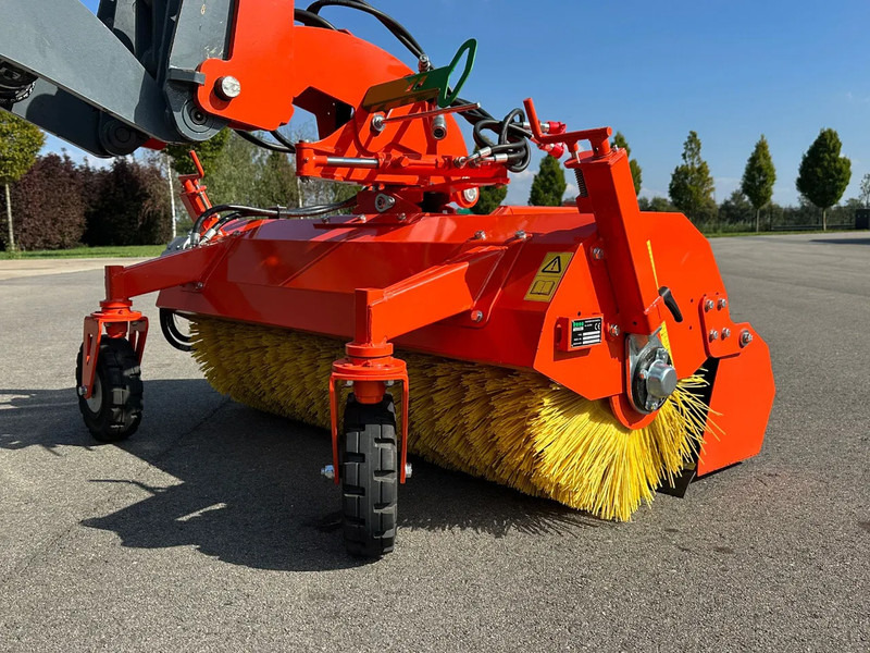 Holaras H-150 Veegmachine - كناسة المناطق الصناعية: صور 4 Holaras H-150 Veegmachine - كناسة المناطق الصناعية: صور 4