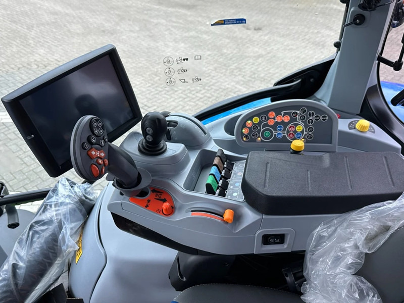 تأجير New Holland T7.245 Autocommand New Holland T7.245 Autocommand: صور 19