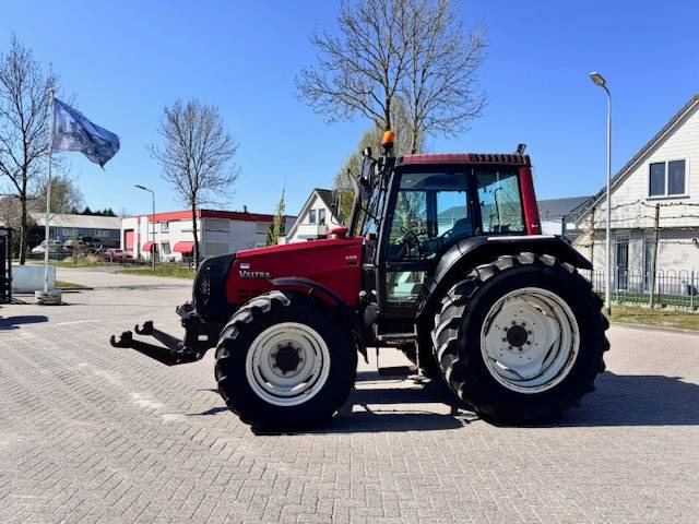 Valtra 6400, Luchtremmen, Fronthef, Frontaftakas - جرار: صور 1 Valtra 6400, Luchtremmen, Fronthef, Frontaftakas - جرار: صور 1