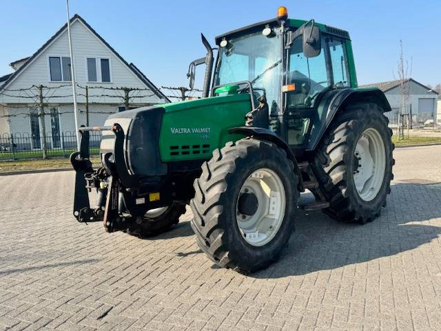تأجير Valtra 6650 Hitech, FH+PTO, 8265 uur! Valtra 6650 Hitech, FH+PTO, 8265 uur!: صور 6