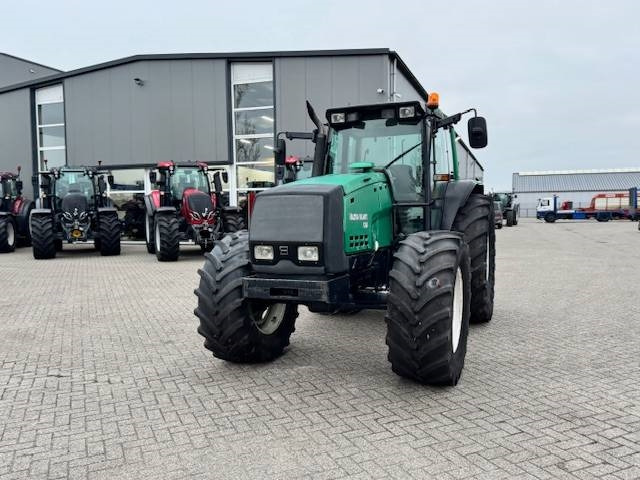 Valtra 8350 Hitech - جرار: صور 5 Valtra 8350 Hitech - جرار: صور 5