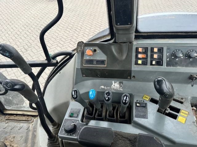 جرار Valtra N141 hitech, Fronthef, Frontpto: صور 8