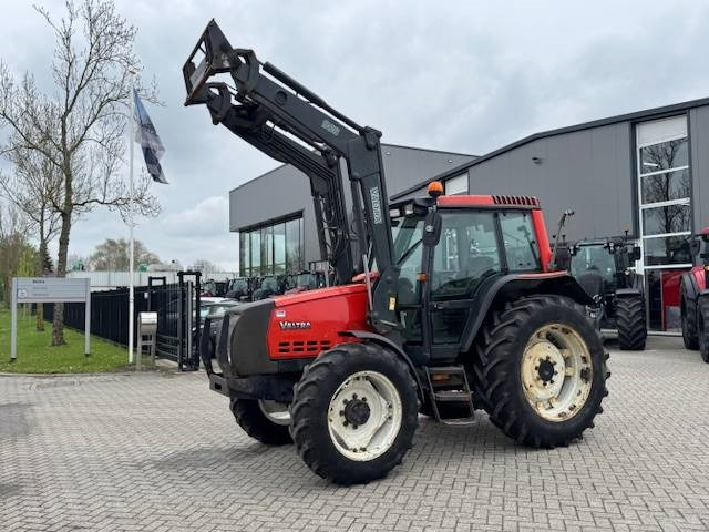 Valtra Valmet 6650 Hitech, voorlader, vloeistofkoppeling - جرار: صور 1 Valtra Valmet 6650 Hitech, voorlader, vloeistofkoppeling - جرار: صور 1