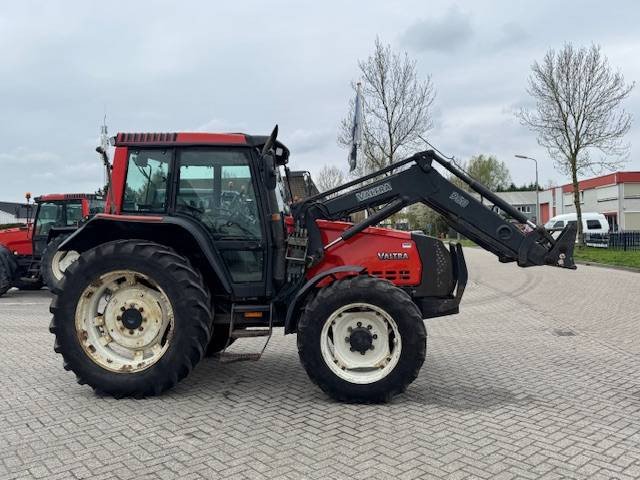 Valtra Valmet 6650 Hitech, voorlader, vloeistofkoppeling - جرار: صور 4 Valtra Valmet 6650 Hitech, voorlader, vloeistofkoppeling - جرار: صور 4