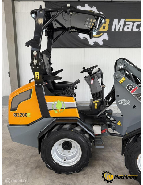 Giant G2200E - اللودر بعجل: صور 3 Giant G2200E - اللودر بعجل: صور 3
