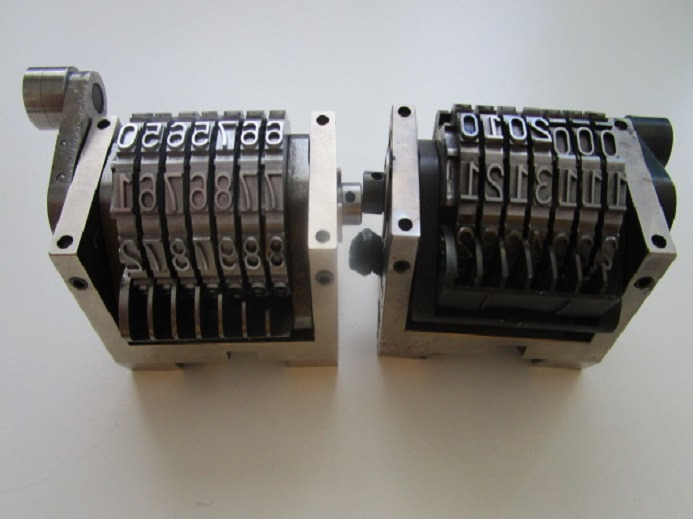 4 x NUMMERATOREN GERADE, VORWÄRTS, KLEIN - قطع الغيار - آلات الطباعة: صور 1 4 x NUMMERATOREN GERADE, VORWÄRTS, KLEIN - قطع الغيار - آلات الطباعة: صور 1