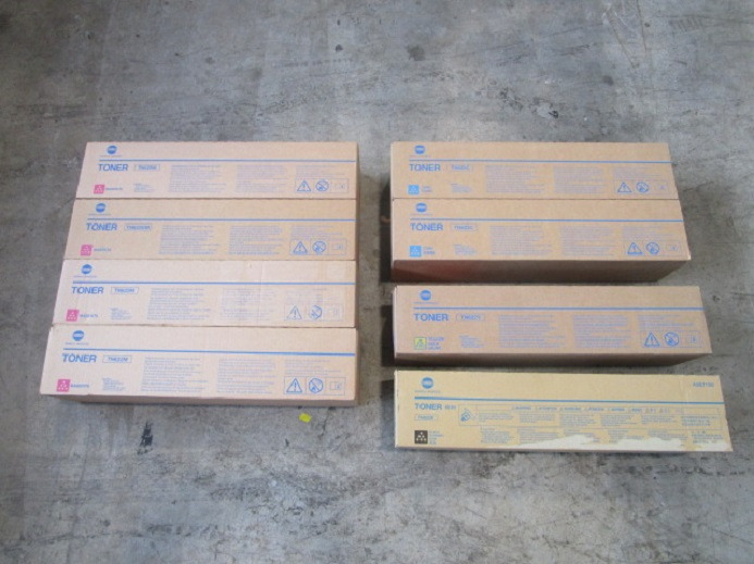 8x NEUE TONER FÜR KONICA MINOLTA - قطع الغيار - آلات الطباعة: صور 1 8x NEUE TONER FÜR KONICA MINOLTA - قطع الغيار - آلات الطباعة: صور 1