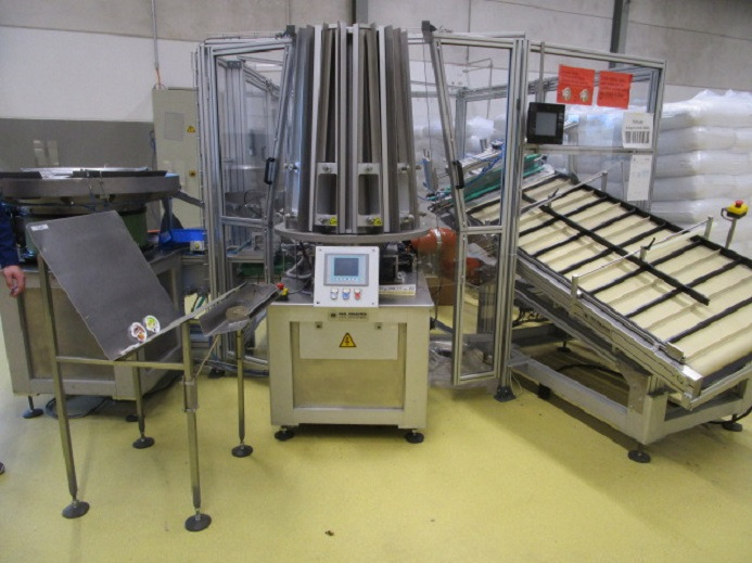 DECKEL ETIKETTIER ANLAGE SCHLEUTER GU 2 DU (RUNDLÄUFER) MIT LÖFFELEINLEGESTATION RNA SRC-N-630-1R - معدات صناعية: صور 2 DECKEL ETIKETTIER ANLAGE SCHLEUTER GU 2 DU (RUNDLÄUFER) MIT LÖFFELEINLEGESTATION RNA SRC-N-630-1R - معدات صناعية: صور 2
