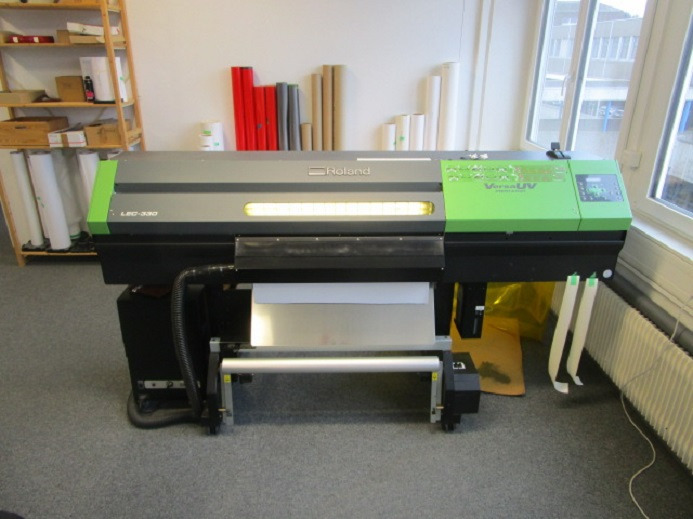 DRUCK- UND SCHNEID-MASCHINE ROLAND LEC-330 - آلات الطباعة: صور 1 DRUCK- UND SCHNEID-MASCHINE ROLAND LEC-330 - آلات الطباعة: صور 1