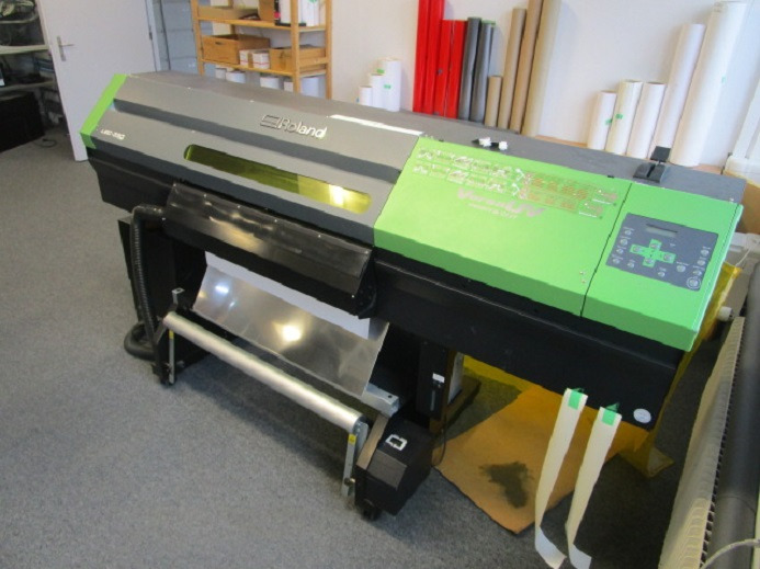 DRUCK- UND SCHNEID-MASCHINE ROLAND LEC-330 - آلات الطباعة: صور 3 DRUCK- UND SCHNEID-MASCHINE ROLAND LEC-330 - آلات الطباعة: صور 3