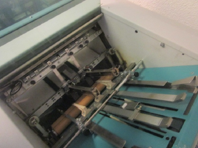 FALZ- UND HEFTMASCHINE NAGEL FOLDNAK 8 MIT TRIMMER - آلة الطي: صور 3 FALZ- UND HEFTMASCHINE NAGEL FOLDNAK 8 MIT TRIMMER - آلة الطي: صور 3