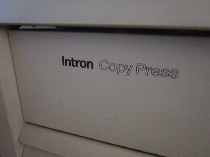 PNEUMATISCHE TRANSFERPRESSEN – HITZEPRESSE FÜR T-SHIRT DRUCK – INTRON COPY PRESS 300 220 070 - آلات الطباعة: صور 3 PNEUMATISCHE TRANSFERPRESSEN – HITZEPRESSE FÜR T-SHIRT DRUCK – INTRON COPY PRESS 300 220 070 - آلات الطباعة: صور 3