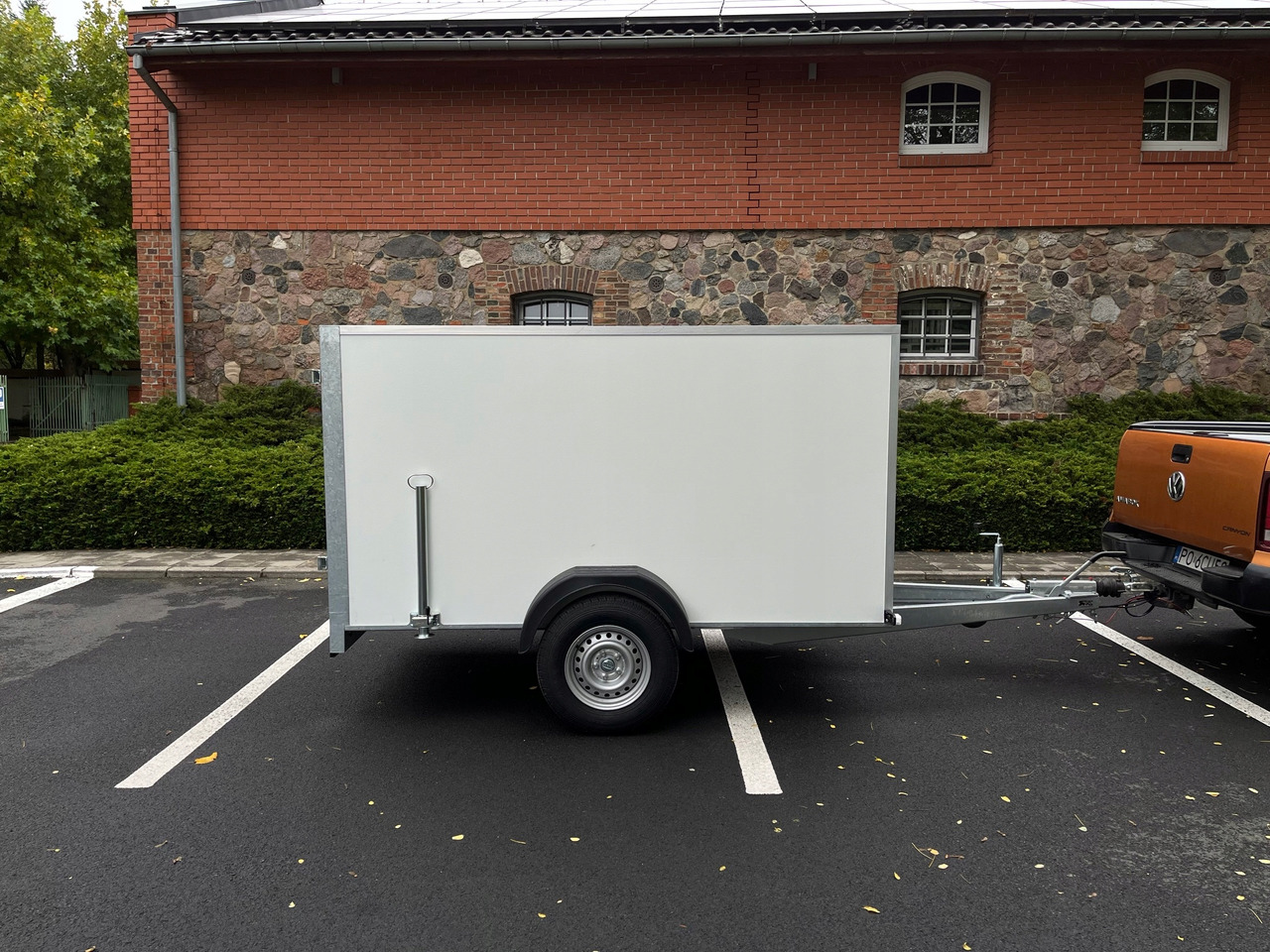 PRZYCZEPA KONTENER CARGO BOX 2,6 x 1,5 ZABUDOWANA / CARGO CONTAINER TRAILER BOX 2.6 x 1.5 ENCLOSED - بصندوق مغلق مقطورة: صور 3 PRZYCZEPA KONTENER CARGO BOX 2,6 x 1,5 ZABUDOWANA / CARGO CONTAINER TRAILER BOX 2.6 x 1.5 ENCLOSED - بصندوق مغلق مقطورة: صور 3