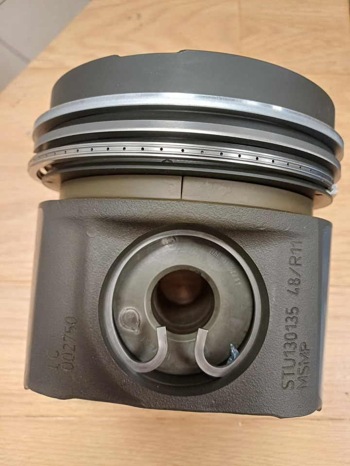 PACCAR - ديترويت/ خواتم/ البطانات: صور 1 PACCAR - ديترويت/ خواتم/ البطانات: صور 1