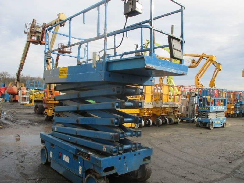 Haulotte Compact 14  - رافعات مقصية: صور 4 Haulotte Compact 14  - رافعات مقصية: صور 4