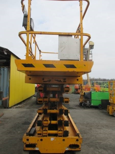 Haulotte Compact 14 - رافعات مقصية: صور 3 Haulotte Compact 14 - رافعات مقصية: صور 3