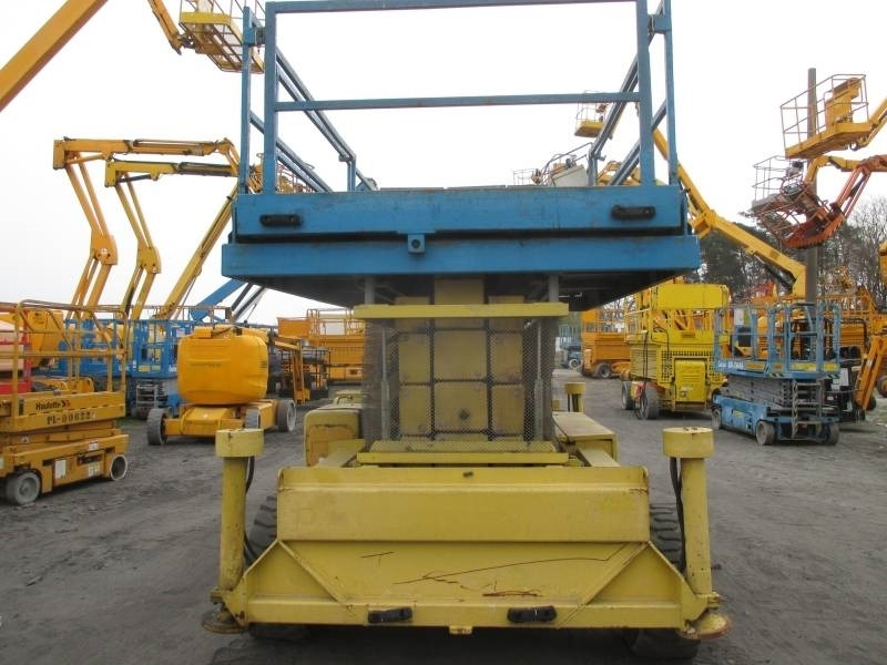 Holland Lift B 165 DL 24 - رافعات مقصية: صور 4 Holland Lift B 165 DL 24 - رافعات مقصية: صور 4