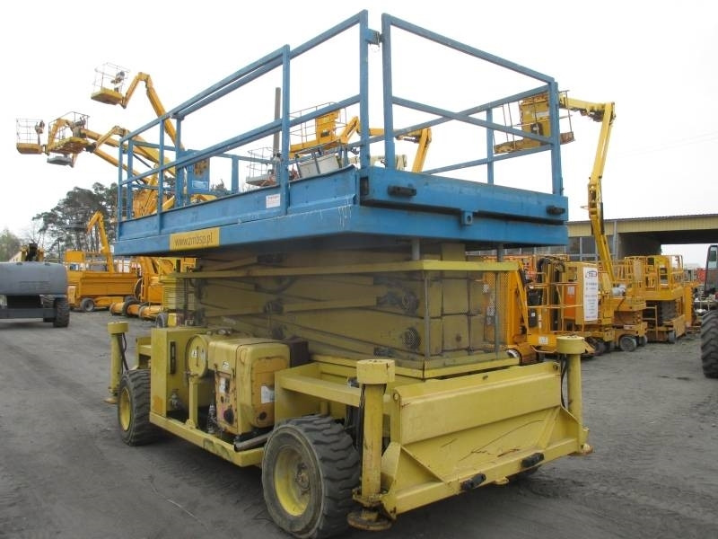Holland Lift B 165 DL 24 - رافعات مقصية: صور 5 Holland Lift B 165 DL 24 - رافعات مقصية: صور 5