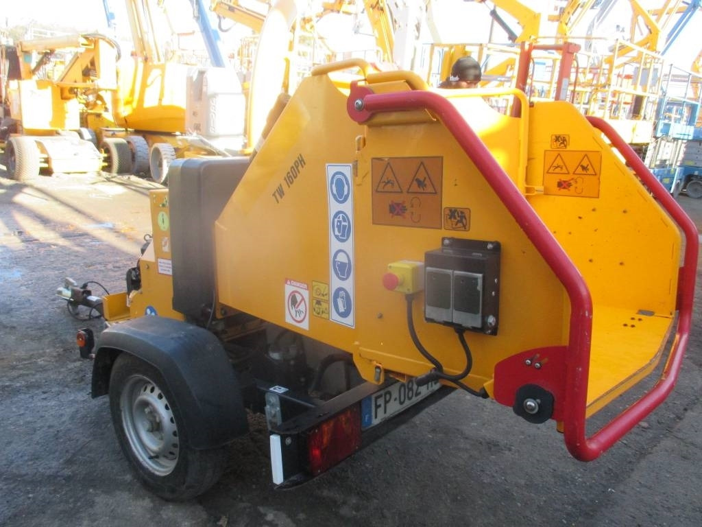 Timberwolf TW160PH - ماكينة تقطيع الأغصان: صور 4 Timberwolf TW160PH - ماكينة تقطيع الأغصان: صور 4