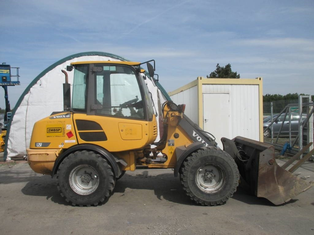 Volvo L 25 F - اللودر بعجل: صور 1 Volvo L 25 F - اللودر بعجل: صور 1