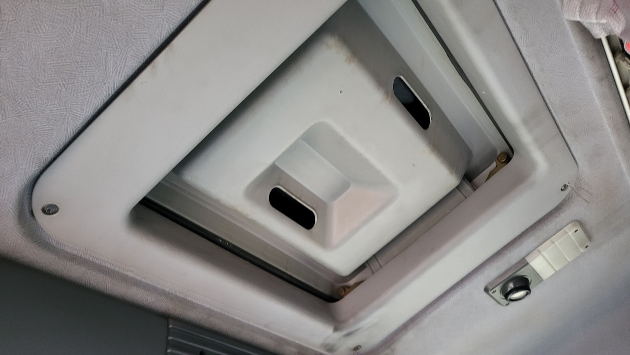 الشاسيه شاحنة SCANIA R124 420 6X4: صور 23