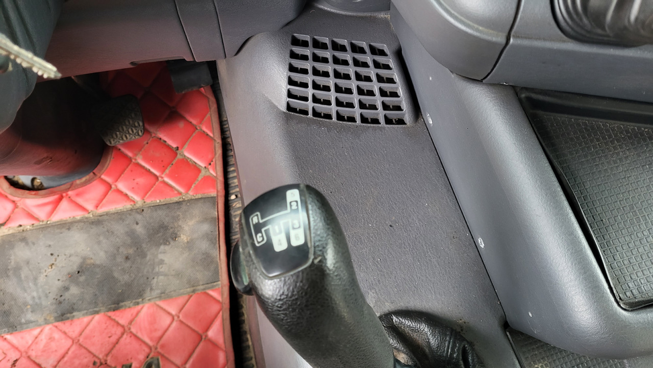 الشاسيه شاحنة SCANIA R124 420 6X4: صور 21