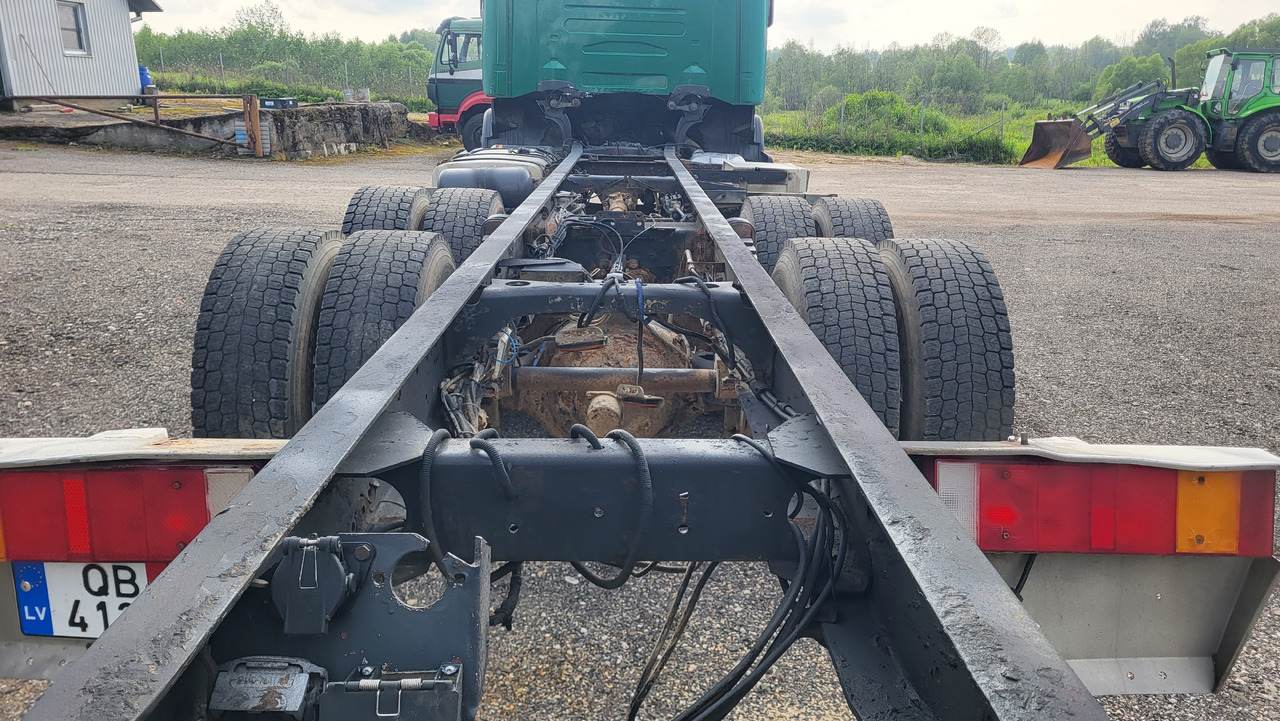 الشاسيه شاحنة SCANIA R124 420 6X4: صور 9