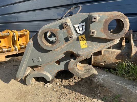 Attache rapide hydraulique pour pelle de 30 a 45T - وصلة الربط للمعدات المعلقة: صور 1 Attache rapide hydraulique pour pelle de 30 a 45T - وصلة الربط للمعدات المعلقة: صور 1