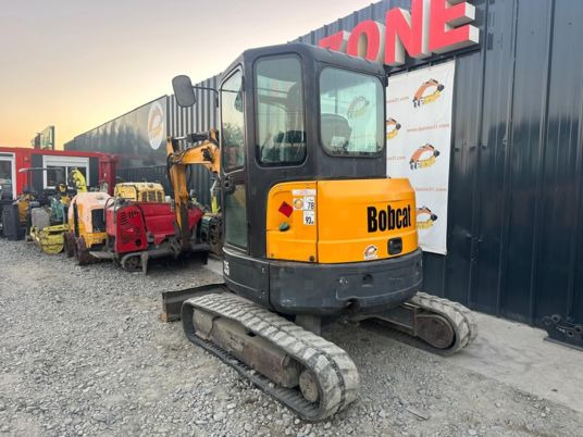 Bobcat E35 Cabine à 22500 € HT - حفارة مصغرة: صور 4 Bobcat E35 Cabine à 22500 € HT - حفارة مصغرة: صور 4