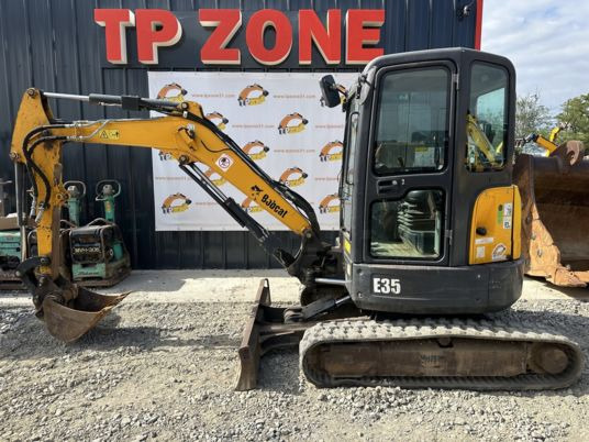 Bobcat E35 Cabine à 23 500 € HT - حفارة مصغرة: صور 2 Bobcat E35 Cabine à 23 500 € HT - حفارة مصغرة: صور 2