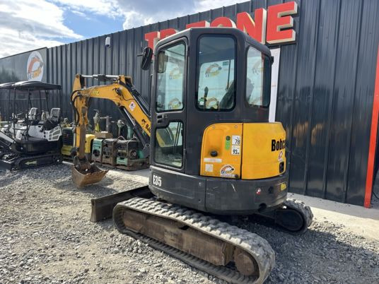 Bobcat E35 Cabine à 23 500 € HT - حفارة مصغرة: صور 4 Bobcat E35 Cabine à 23 500 € HT - حفارة مصغرة: صور 4