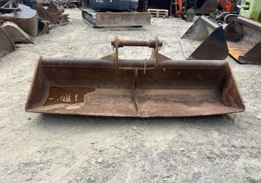 Godet de curage - axe 80 mm - بكت حفار: صور 3 Godet de curage - axe 80 mm - بكت حفار: صور 3