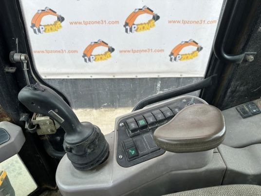 اللودر بعجل JCB 408 à 14500 € HT: صور 7