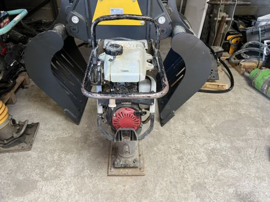 Mikasa MTX-60E - ماكينات الدك: صور 3 Mikasa MTX-60E - ماكينات الدك: صور 3