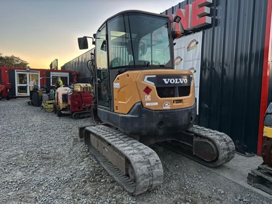 Volvo ECR50 D à 26500 € HT - حفارة مصغرة: صور 2 Volvo ECR50 D à 26500 € HT - حفارة مصغرة: صور 2