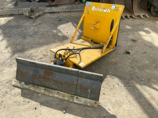 Lame bull pour mini dumper hinowa - شفرة الجرافة - آلات البناء: صور 1 Lame bull pour mini dumper hinowa - شفرة الجرافة - آلات البناء: صور 1
