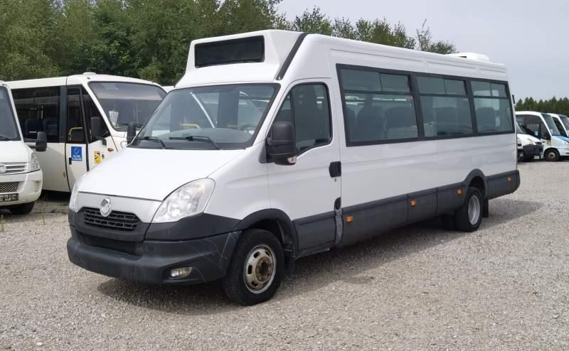 Iveco Daily 23 *NOWY SILNIK* 2 SZTUKI*, klima, winda - باص النقل بين المدن: صور 3 Iveco Daily 23 *NOWY SILNIK* 2 SZTUKI*, klima, winda - باص النقل بين المدن: صور 3