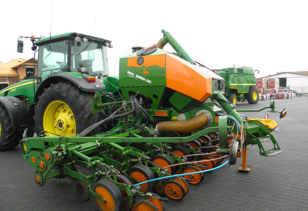 Amazone EDX 6000-2C Xpress 8 rzedowy, Nie Malowany, Stan Bardzo Dobry - معدات بذار: صور 4 Amazone EDX 6000-2C Xpress 8 rzedowy, Nie Malowany, Stan Bardzo Dobry - معدات بذار: صور 4