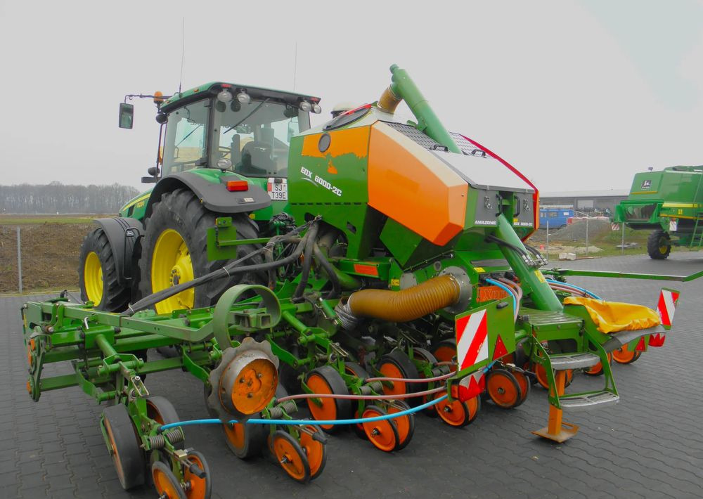 Amazone EDX 6000-2C Xpress 8 rzedowy, Nie Malowany, Stan Bardzo Dobry - معدات بذار: صور 2 Amazone EDX 6000-2C Xpress 8 rzedowy, Nie Malowany, Stan Bardzo Dobry - معدات بذار: صور 2