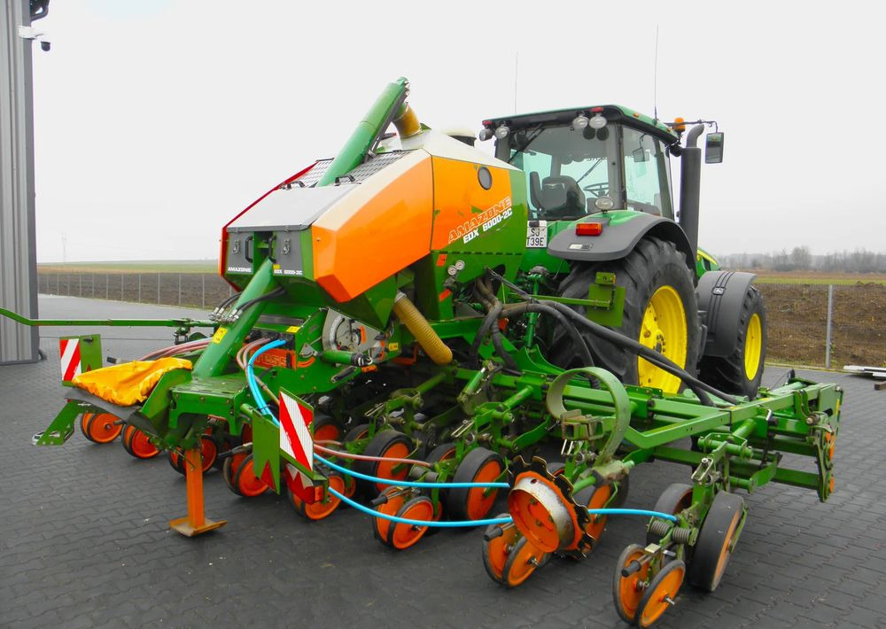 Amazone EDX 6000-2C Xpress 8 rzedowy, Nie Malowany, Stan Bardzo Dobry - معدات بذار: صور 1 Amazone EDX 6000-2C Xpress 8 rzedowy, Nie Malowany, Stan Bardzo Dobry - معدات بذار: صور 1
