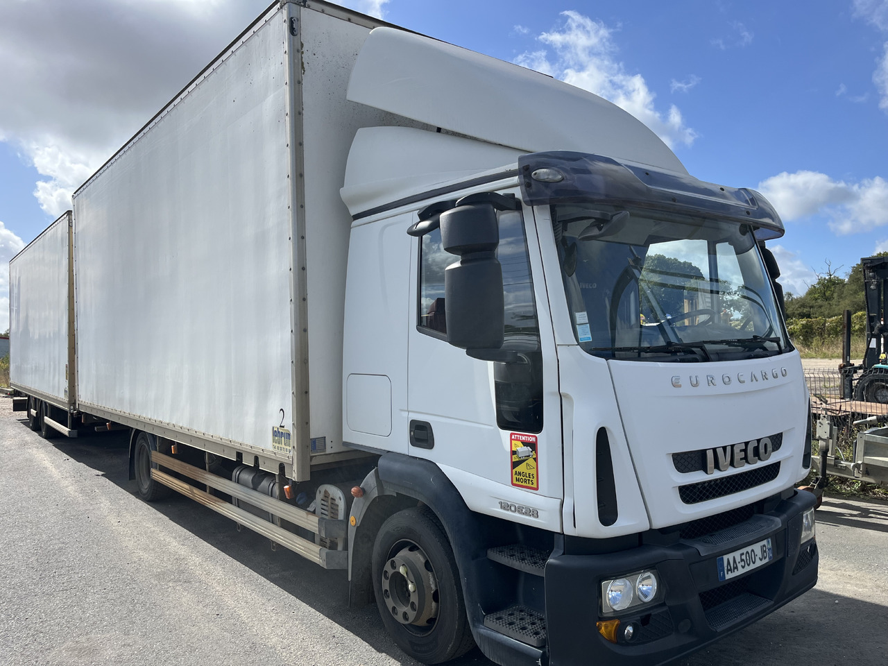 IVECO Eurocargo 120e28 - بصندوق مغلق شاحنة: صور 3 IVECO Eurocargo 120e28 - بصندوق مغلق شاحنة: صور 3
