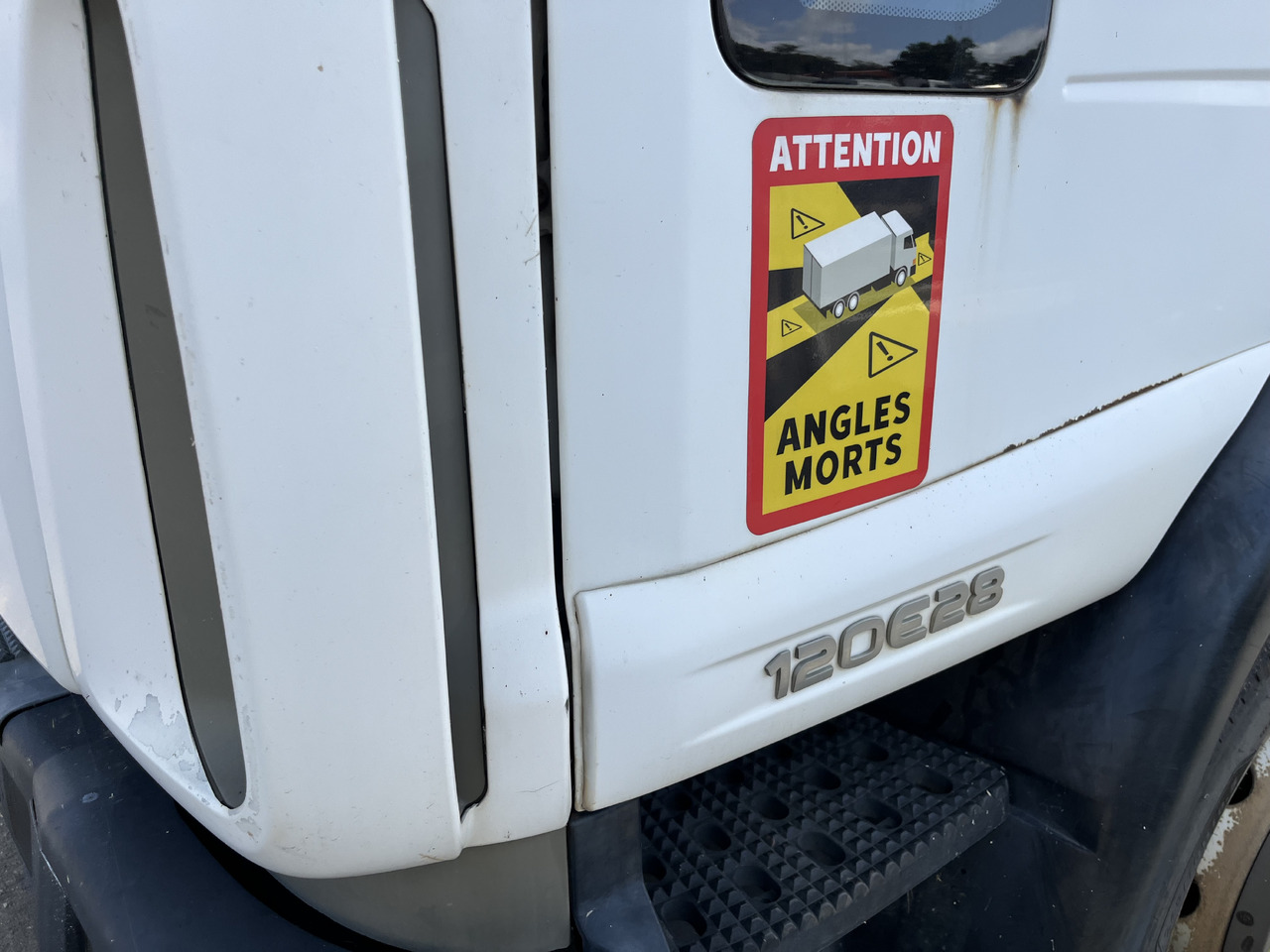 IVECO Eurocargo 120e28 - بصندوق مغلق شاحنة: صور 4 IVECO Eurocargo 120e28 - بصندوق مغلق شاحنة: صور 4