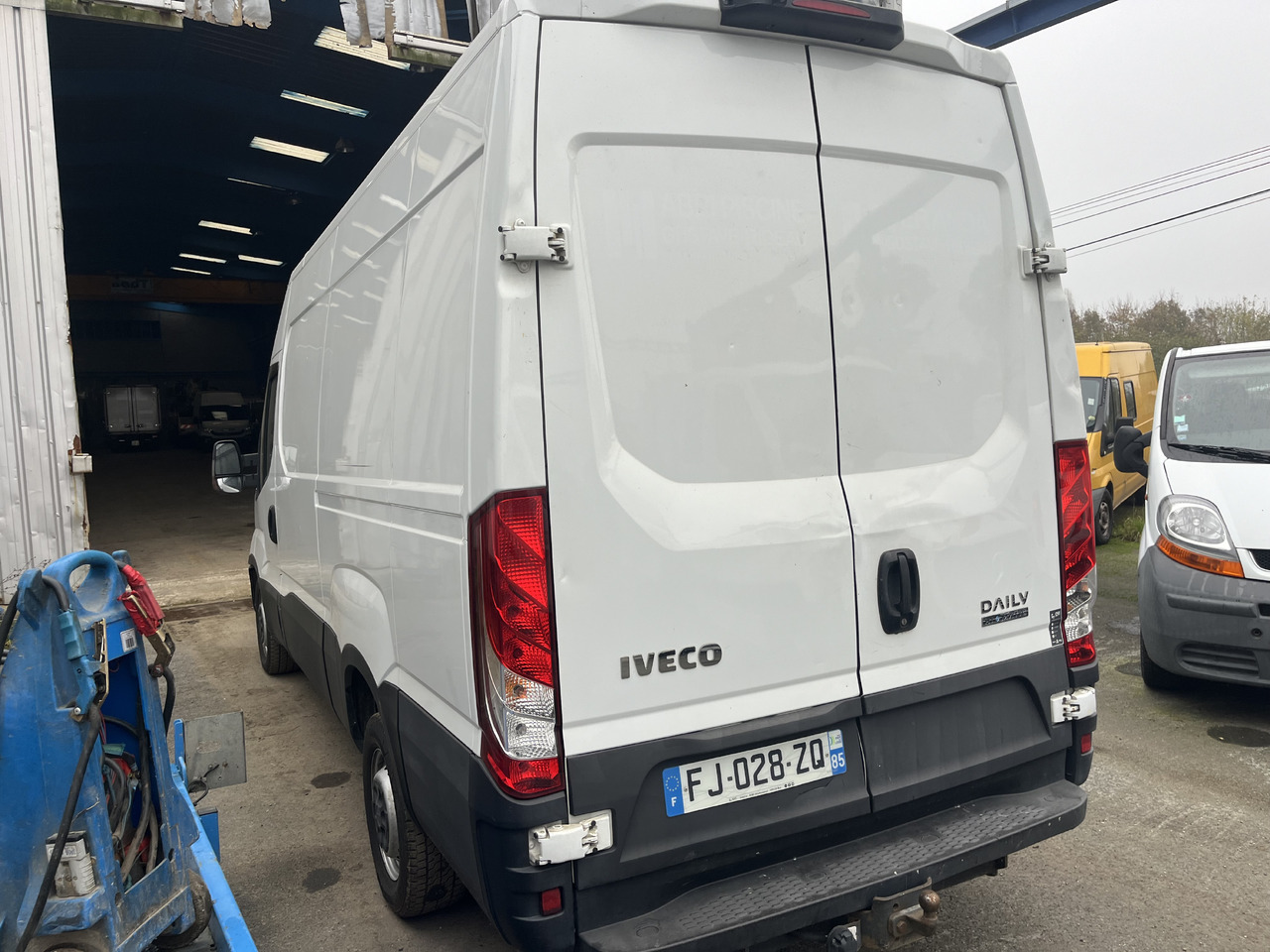 Iveco 35-180 35s18 11M3 - فان: صور 3 Iveco 35-180 35s18 11M3 - فان: صور 3