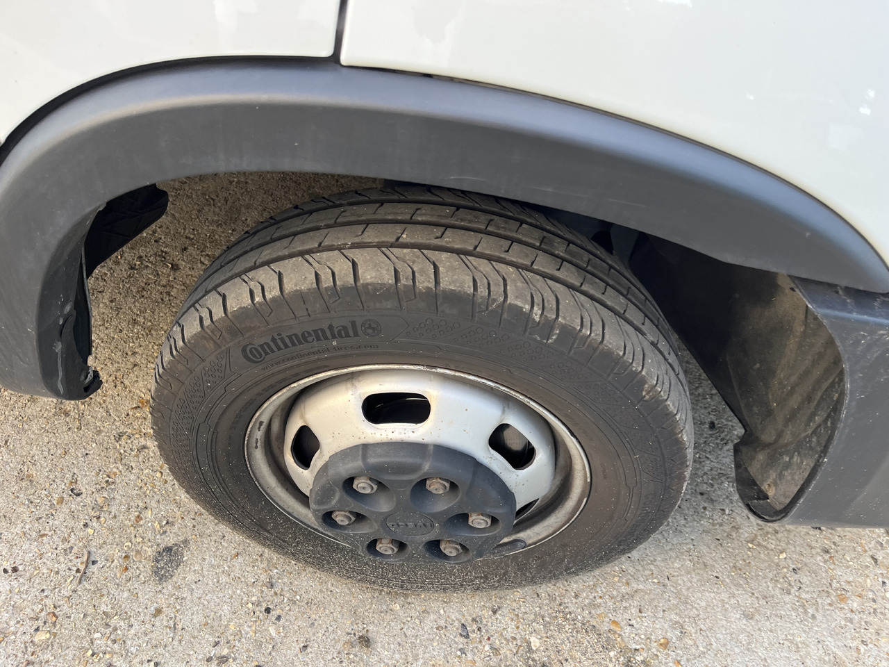 Iveco Daily 35-180 plateau dépannage dépanneuse porte voiture - الشاحنات الصغيرة المسطحة: صور 3 Iveco Daily 35-180 plateau dépannage dépanneuse porte voiture - الشاحنات الصغيرة المسطحة: صور 3