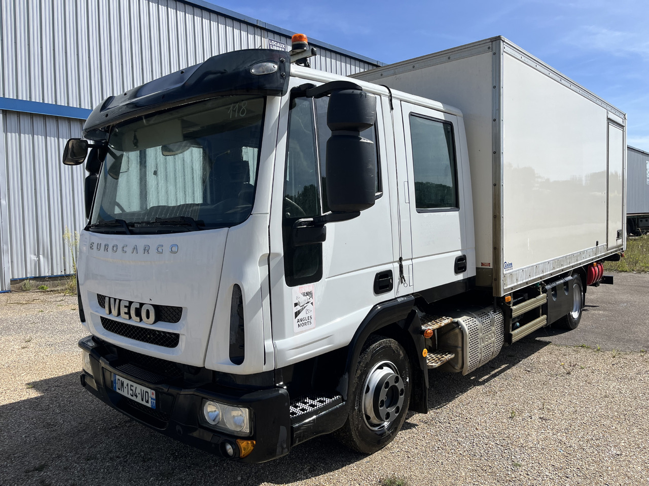 Iveco Eurocargo 100E22 caisse double cabine 7 places - بصندوق مغلق شاحنة: صور 1 Iveco Eurocargo 100E22 caisse double cabine 7 places - بصندوق مغلق شاحنة: صور 1