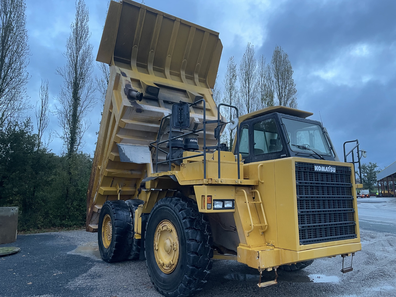 KOMATSU Hd405-6 - شاحنة قلابة للمحاجر: صور 4 KOMATSU Hd405-6 - شاحنة قلابة للمحاجر: صور 4
