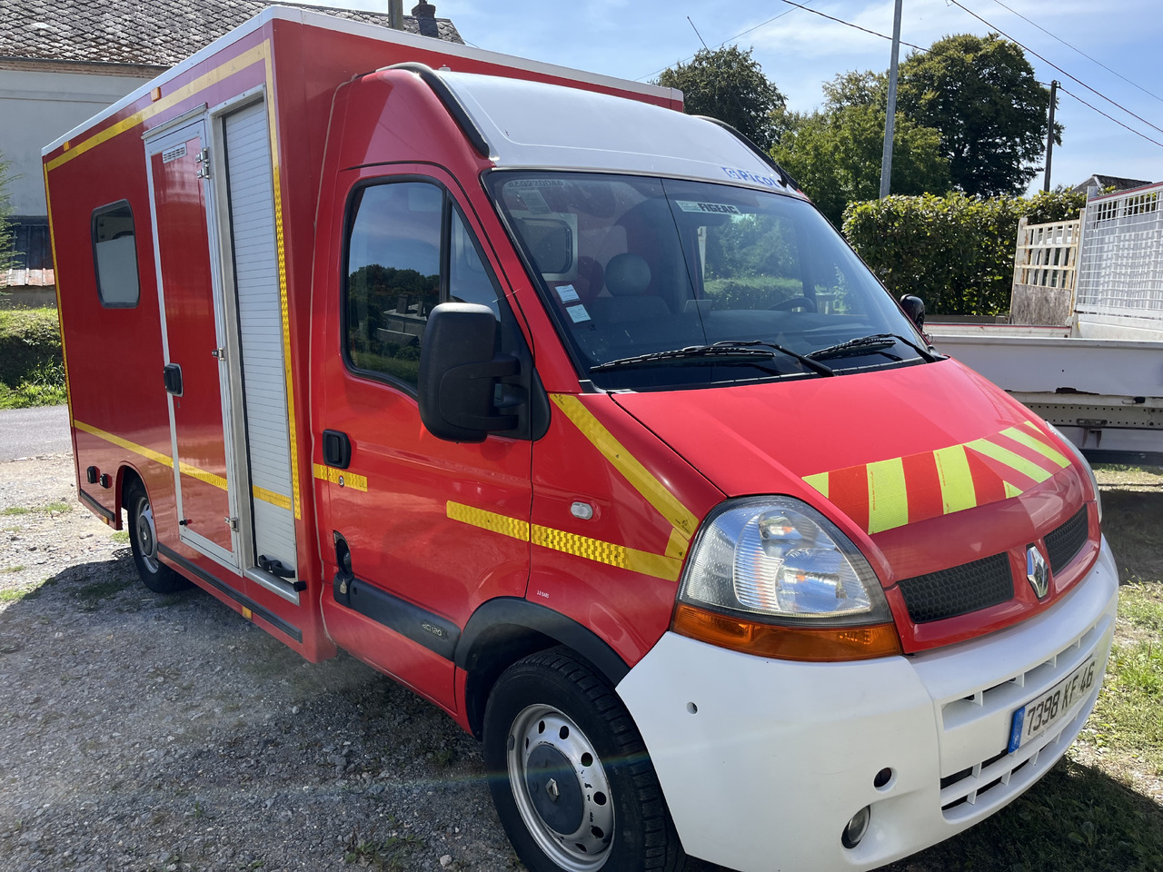 RENAULT Master 2L5 dci120cv - سيارة إسعاف: صور 5 RENAULT Master 2L5 dci120cv - سيارة إسعاف: صور 5